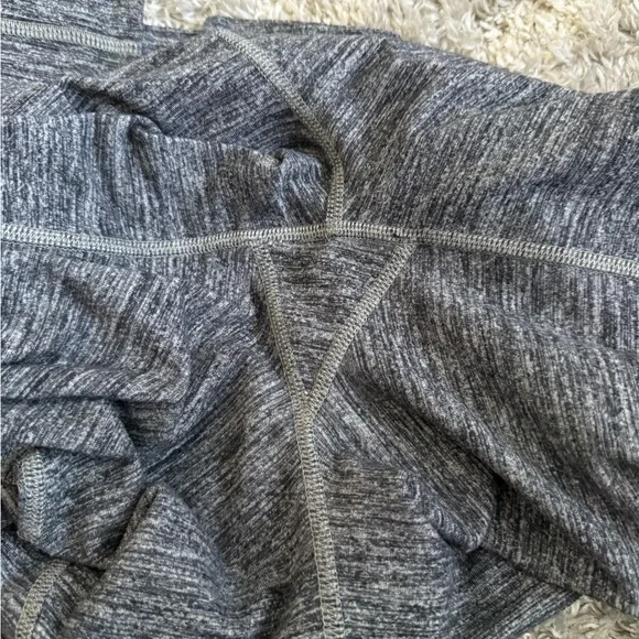 Lululemon Gather and Crow Cropped Leggings 21” - Picture 13 of 13